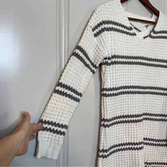 Moral Fiber Chenille Soft Striped Lace Up Back Sweater Long Length Size Small‎ - Picture 5 of 10